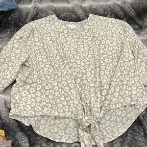 Mud pie Jolene Tie Front Top Taupe Size Medium/Large